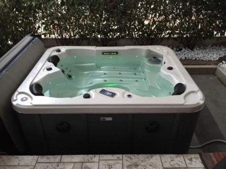 Гидромассажный бассейн Sunrans SR837 Гидромассажный бассейн Sunrans SR837